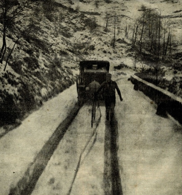 Snow on the famous Turchini pass during the cycling monument race Milano-Sanremo 1910