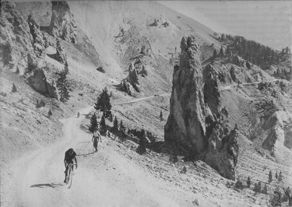 Sylvère Maes alone on the Col d'Izoard during the 15th stage of Tour de France 1939