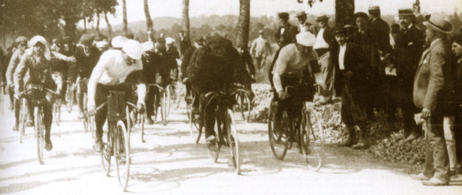 the peloton of the very first stage of Tour de France 1903