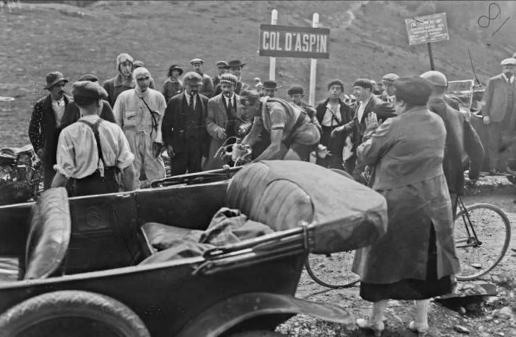 Jean Alavoine climbing the Col d’Aspin (Tour de France 1922)