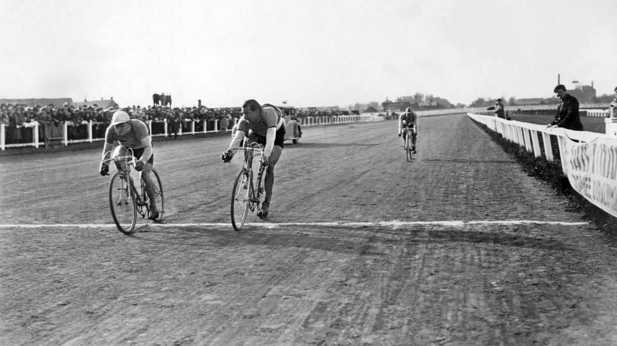 The controversal photo finish of Paris-Roubaix 1936