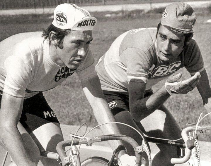 Eddy Merckx andLuis Ocana talking while riding