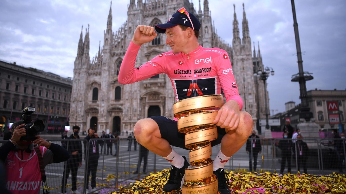 Tao Geoghegan Hart celebrating his overall victory after Giro d'Italia 2020